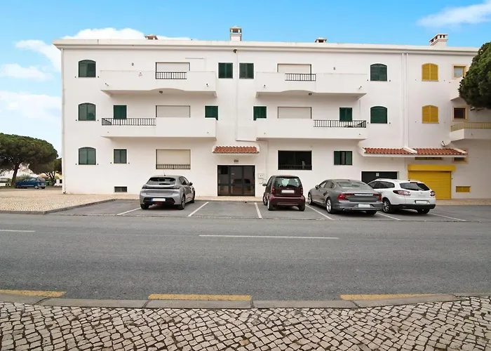 Medusa - Sunny Way By Interhome * 알부페이라